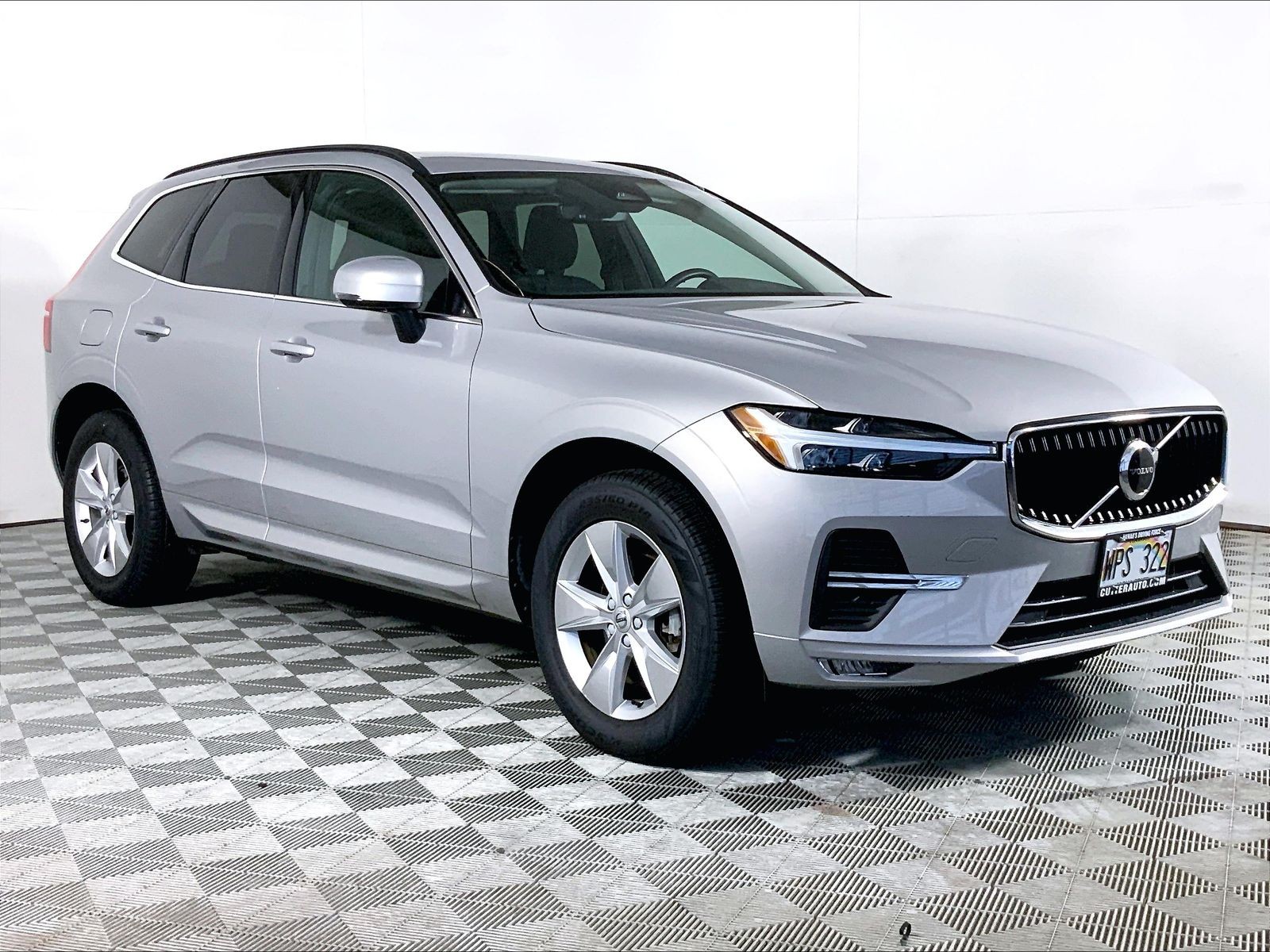 Pre-Owned 2022 Volvo XC60 B5 Momentum 4D Sport Utility in Honolulu